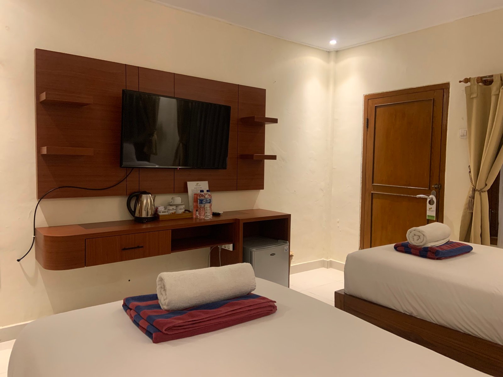 Kusnadi Hotel 3 Days 2 Nights Package - Deluxe Pool Room